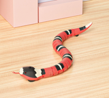 Smart Sensing Snake™: Catch your cat's interest!
